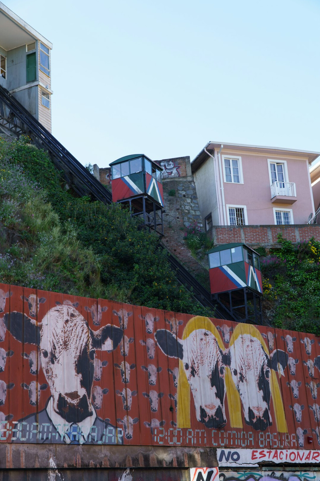 valparaiso colorful stairs